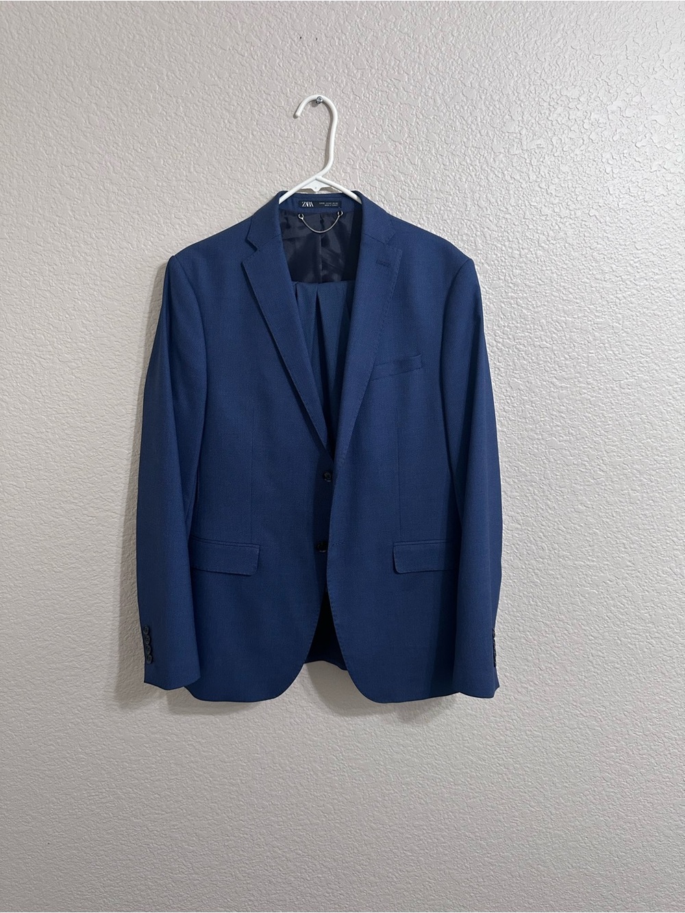 Zara Men's Navy Blue Suit